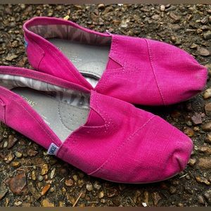 Women’s Pink Toms Size 6.5